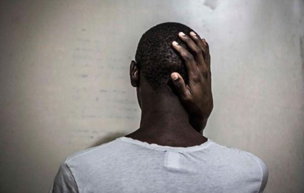 Linguère : repoussé par le commerçant, l’homosexuel arrêté nu déclare sa flamme… aux policiers